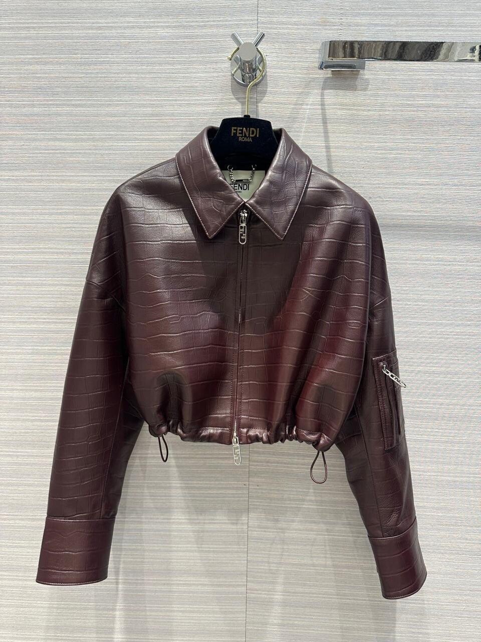kozhanaya-kurtka-fendi-961159 Кожаная куртка Fendi