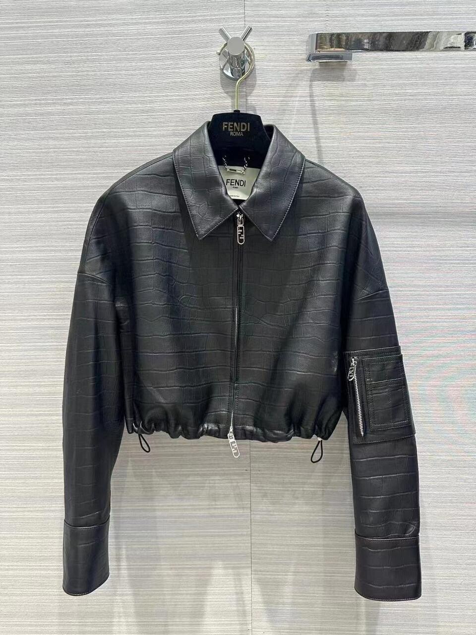 kozhanaya-kurtka-fendi-961160 Кожаная куртка Fendi