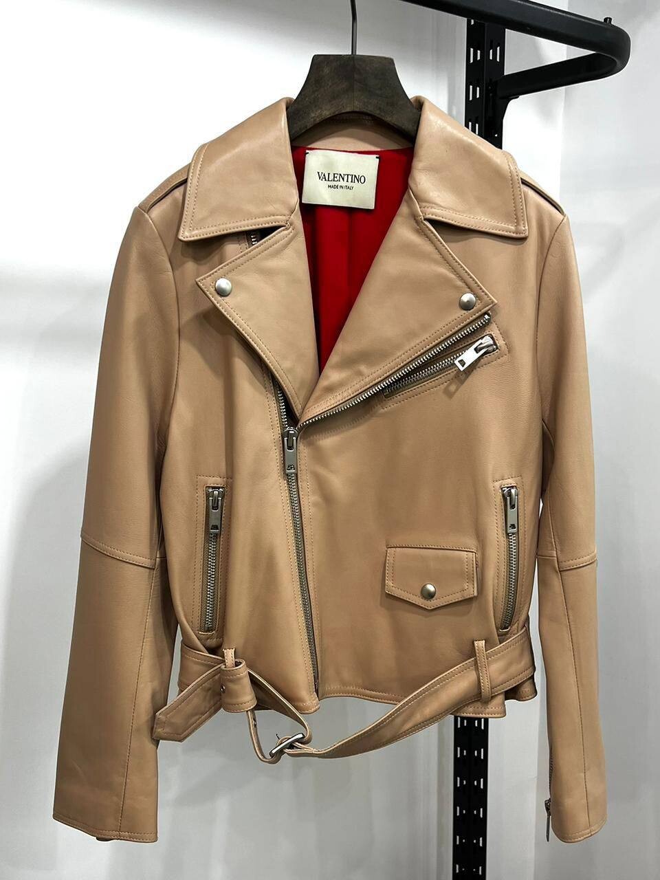 kozhanaya-kurtka-valentino-960759 Кожаная куртка Valentino