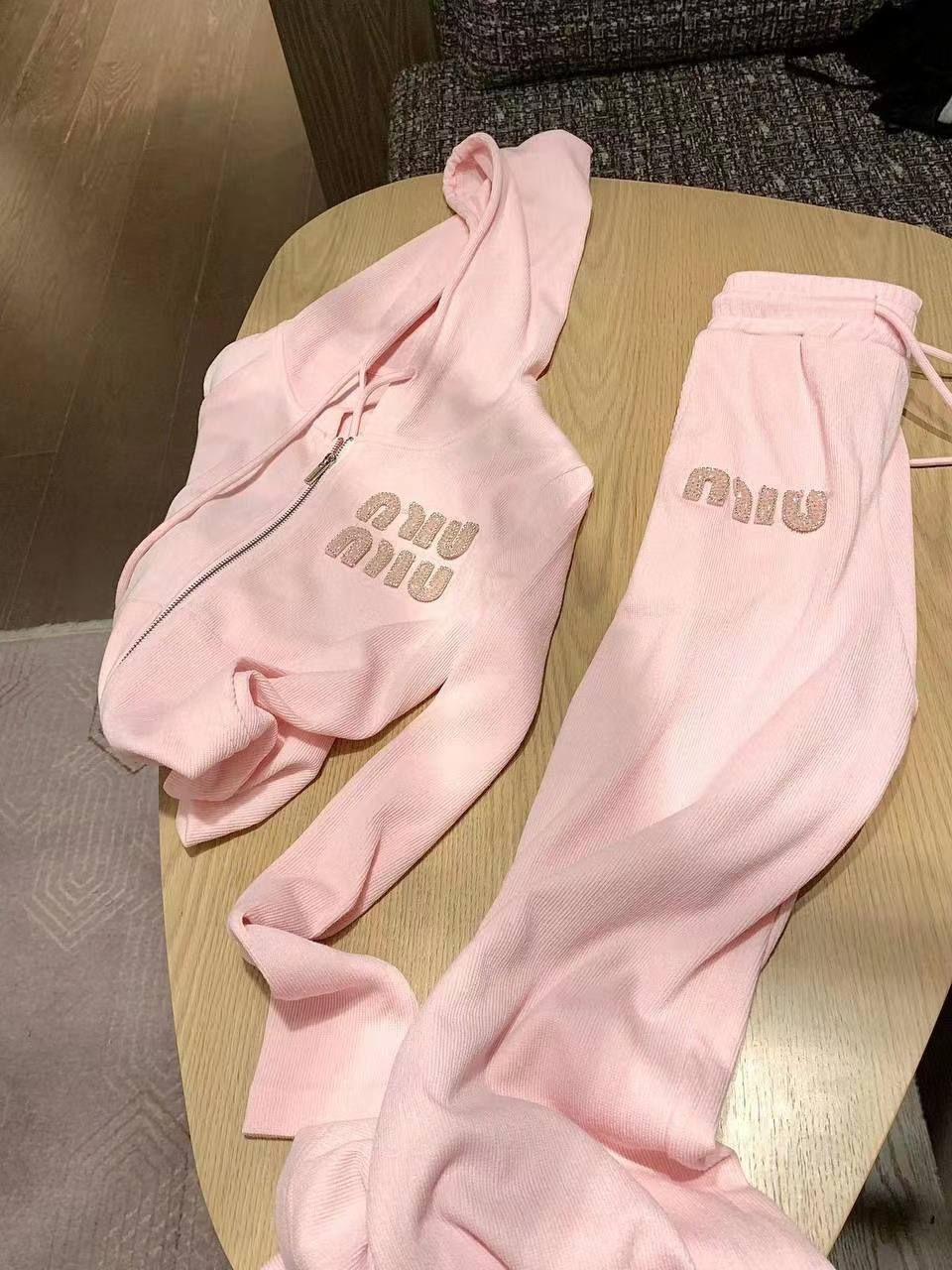 sportivnyj-kostyum-miu-miu-973910 Спортивный костюм MIU MIU
