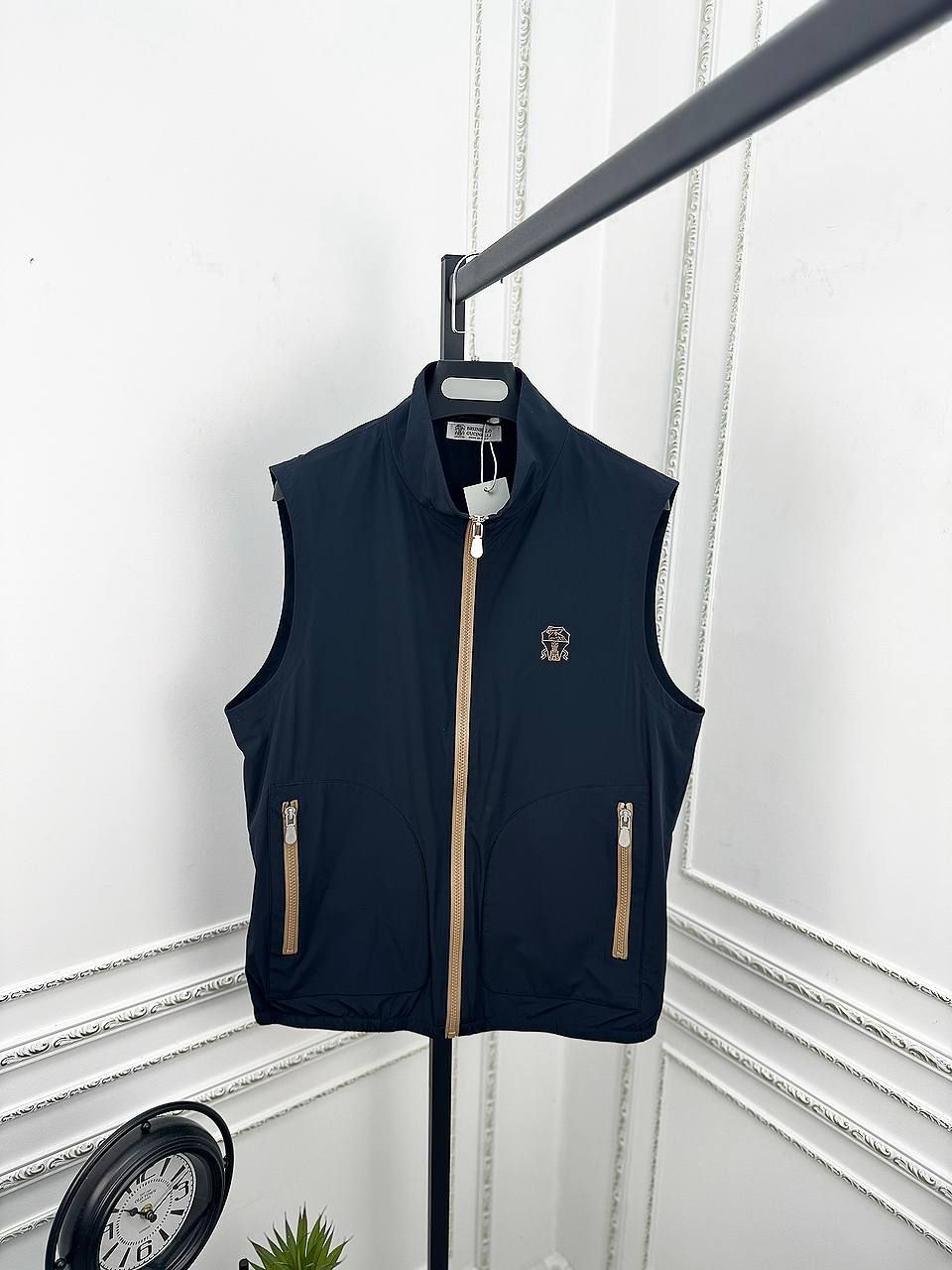 bezrukavka-brunello-cucinelli-970533 Безрукавка Brunello Cucinelli